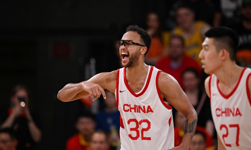 意大利男篮轻取加拿大男篮，萨姆·米切尔关键制胜