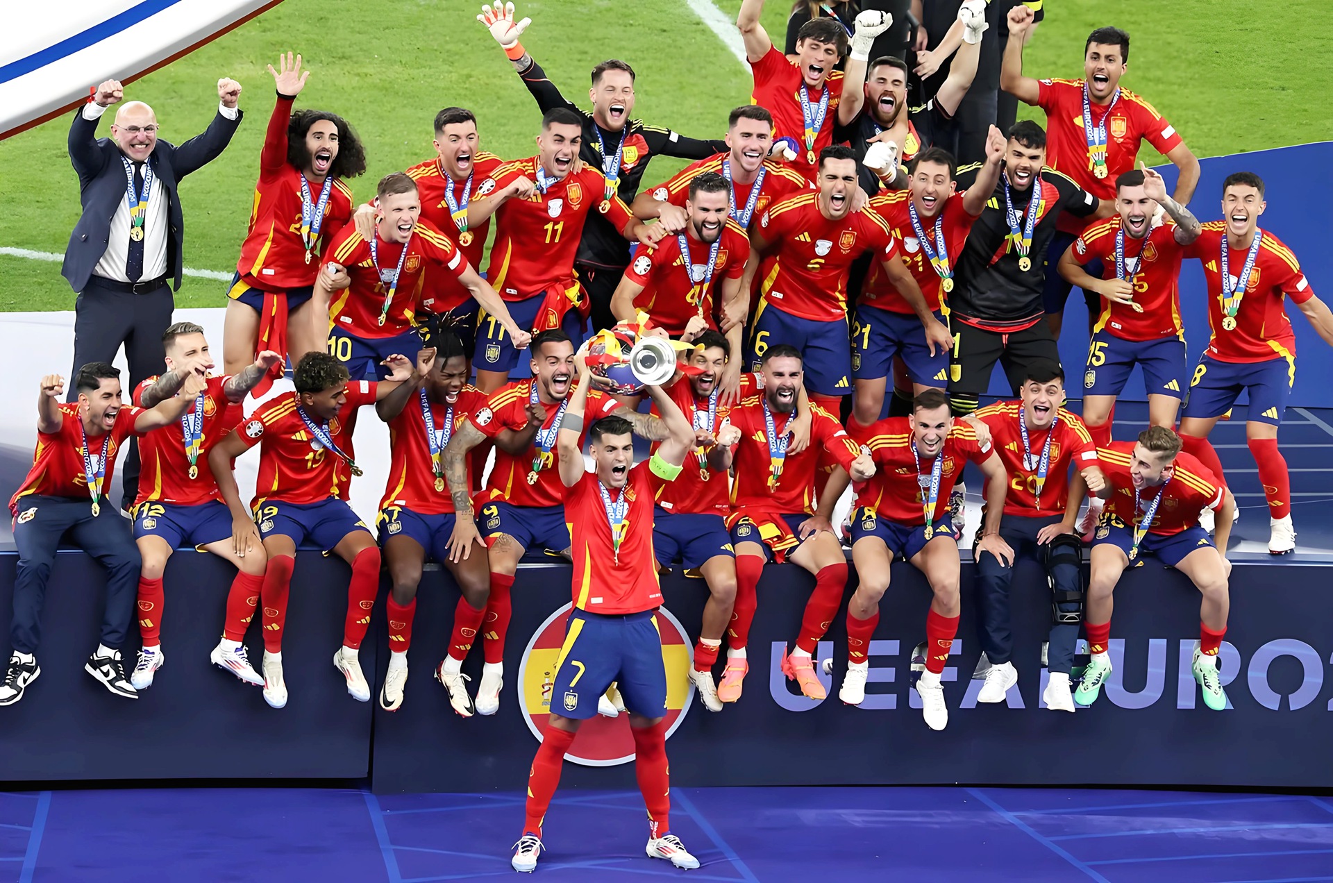 爱游戏体育-葡萄牙鏖战塞内加尔，罗德里高光表现的简单介绍