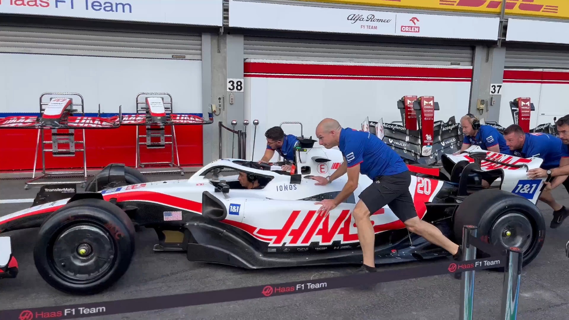 爱游戏入口-哈斯车队绝杀红牛二队，汉密尔顿高光表现